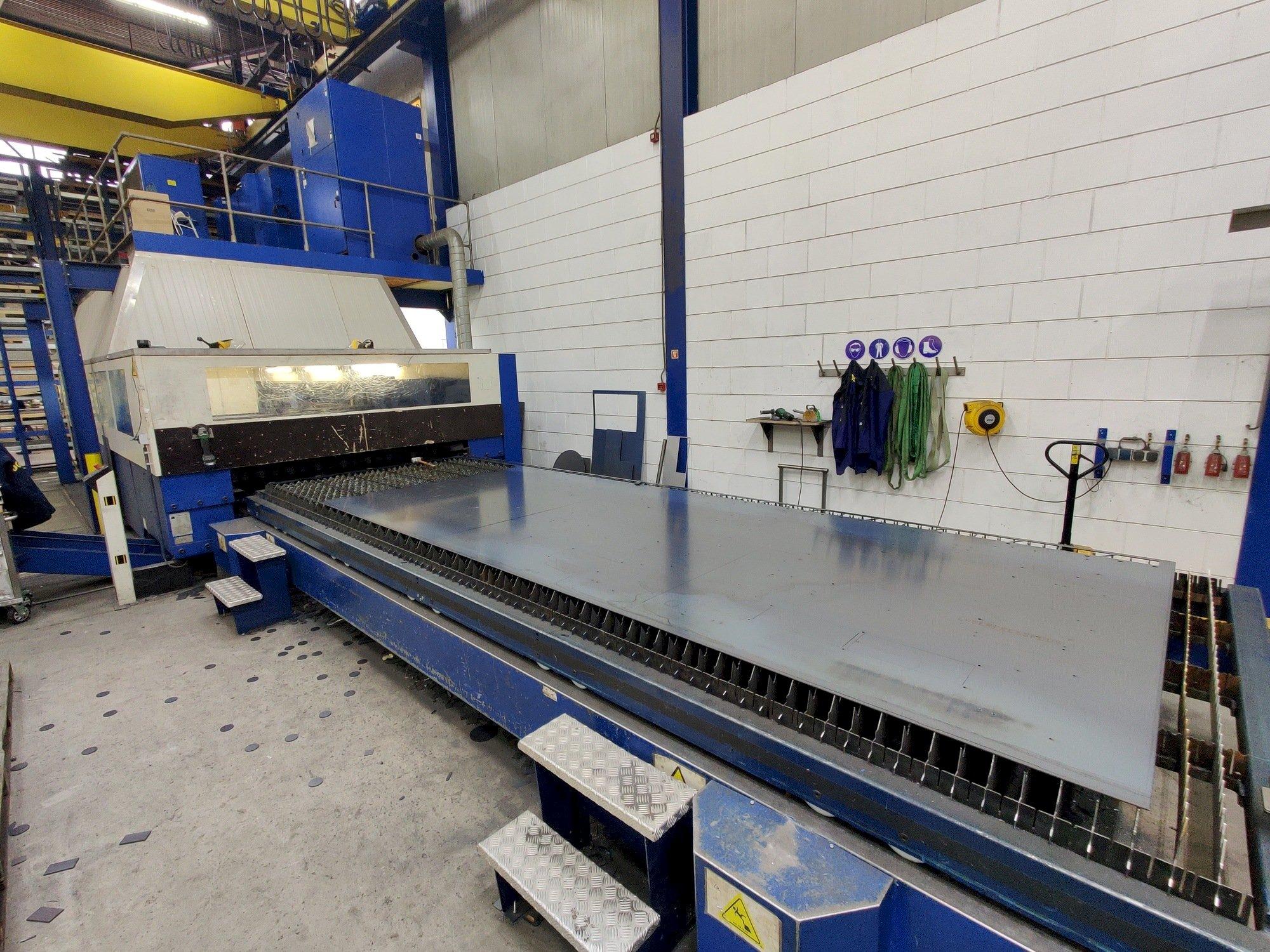 Prikaz  stroja Trumpf Trumatic L 6050 6kW CO2  sprijeda