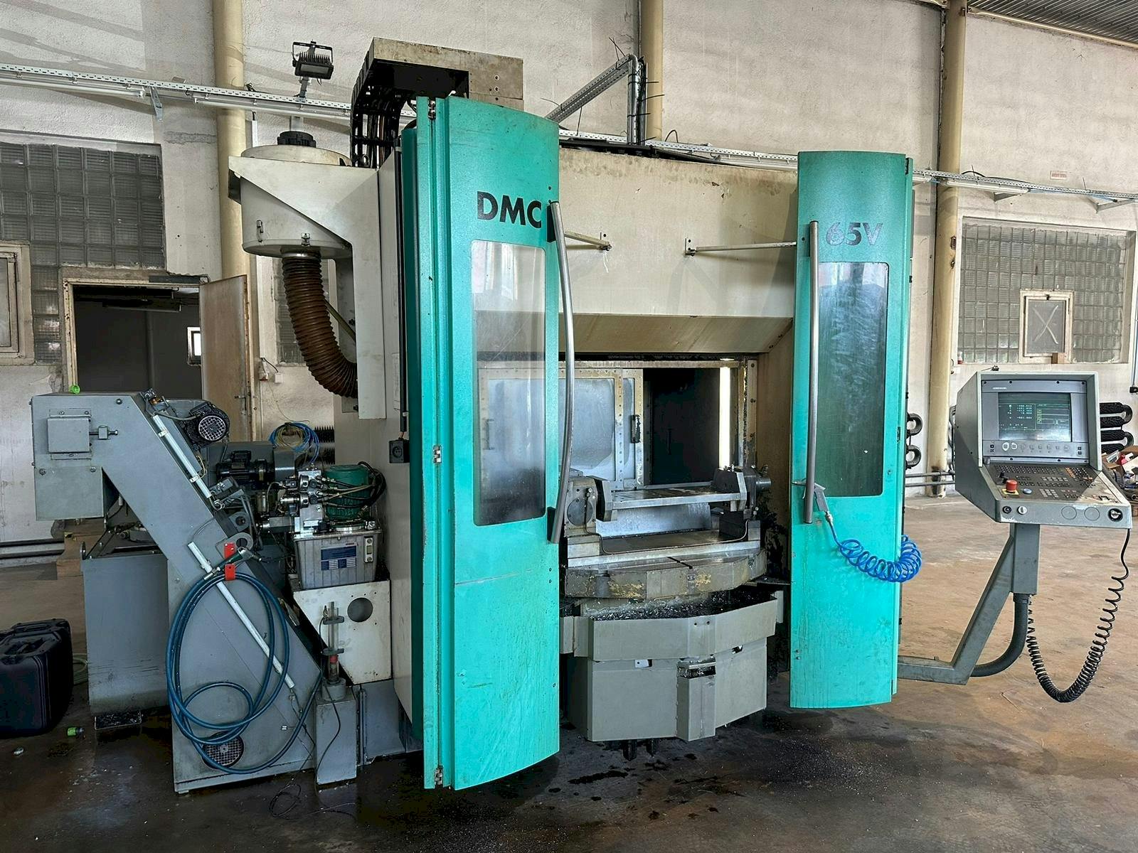 Prikaz  stroja DECKEL MAHO DMC 65V  sprijeda