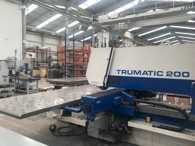 Prikaz lijeve strane  stroja Trumpf Trumatic 200