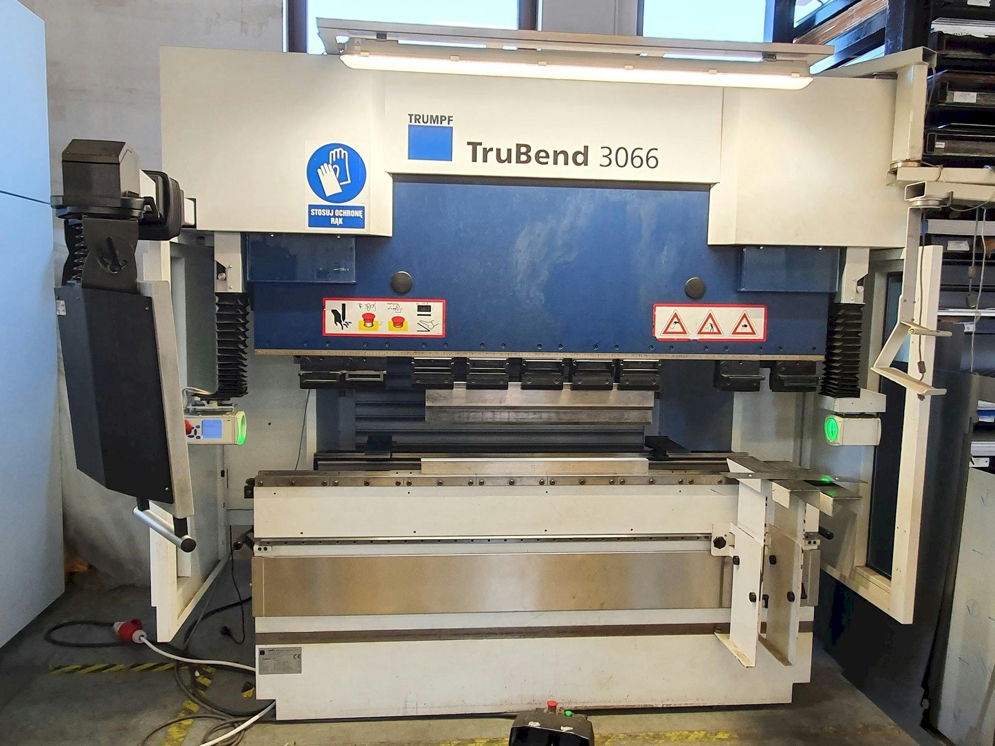 Prikaz  stroja Trumpf TruBend 3066  sprijeda