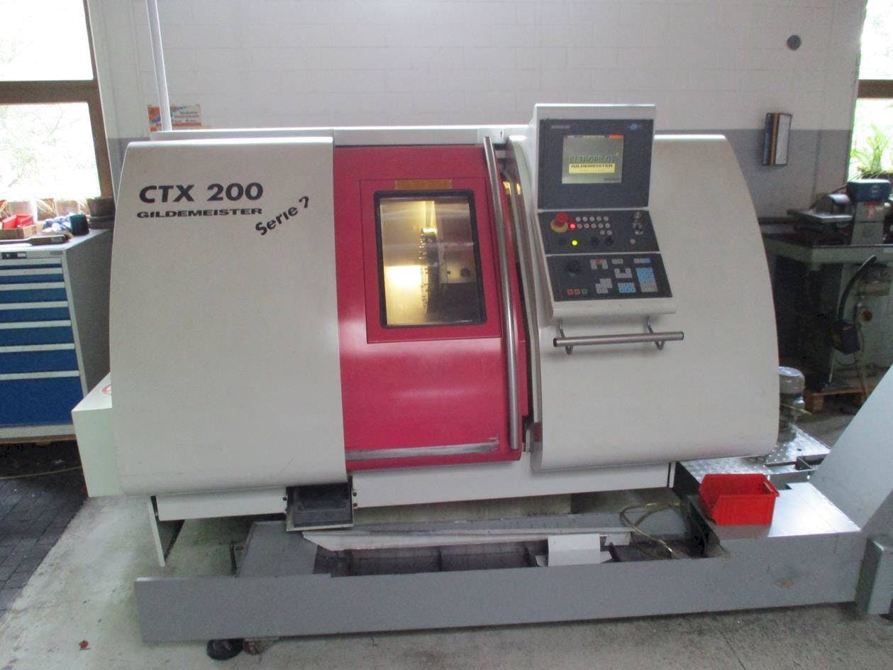 Prikaz  stroja Gildemeister CTX 200  sprijeda