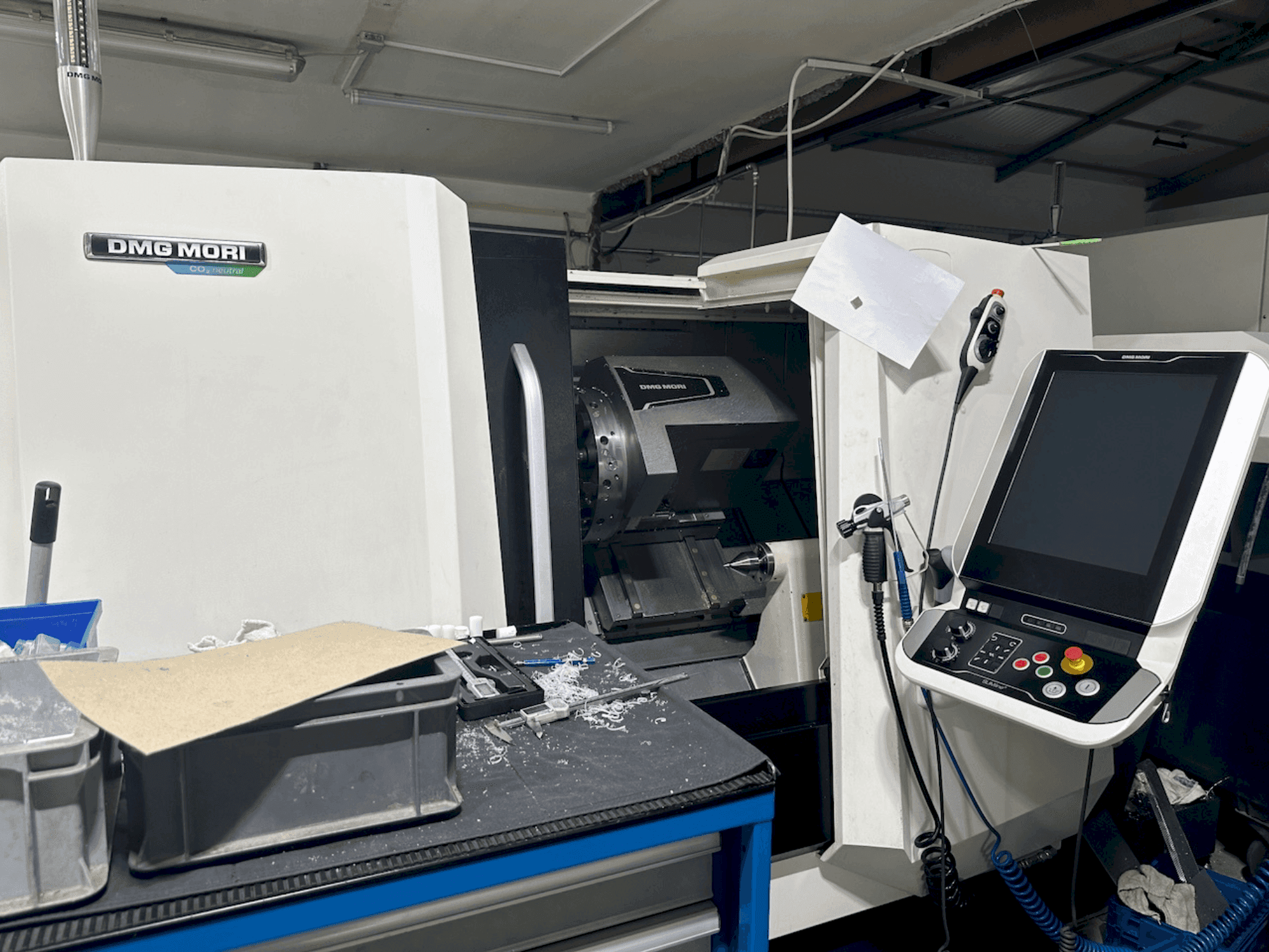 Prikaz  stroja DMG MORI CLX 350 V4  sprijeda