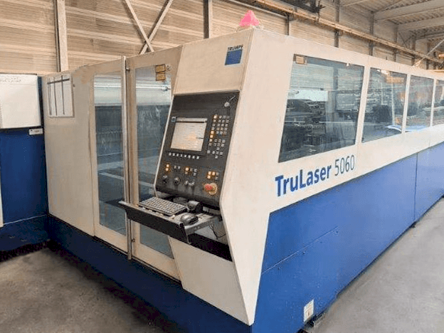 Prikaz  stroja TRUMPF TruLaser 5060  sprijeda