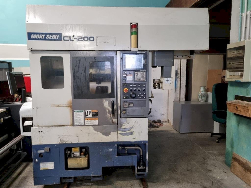 Prikaz  stroja MORI SEIKI CL-200  sprijeda