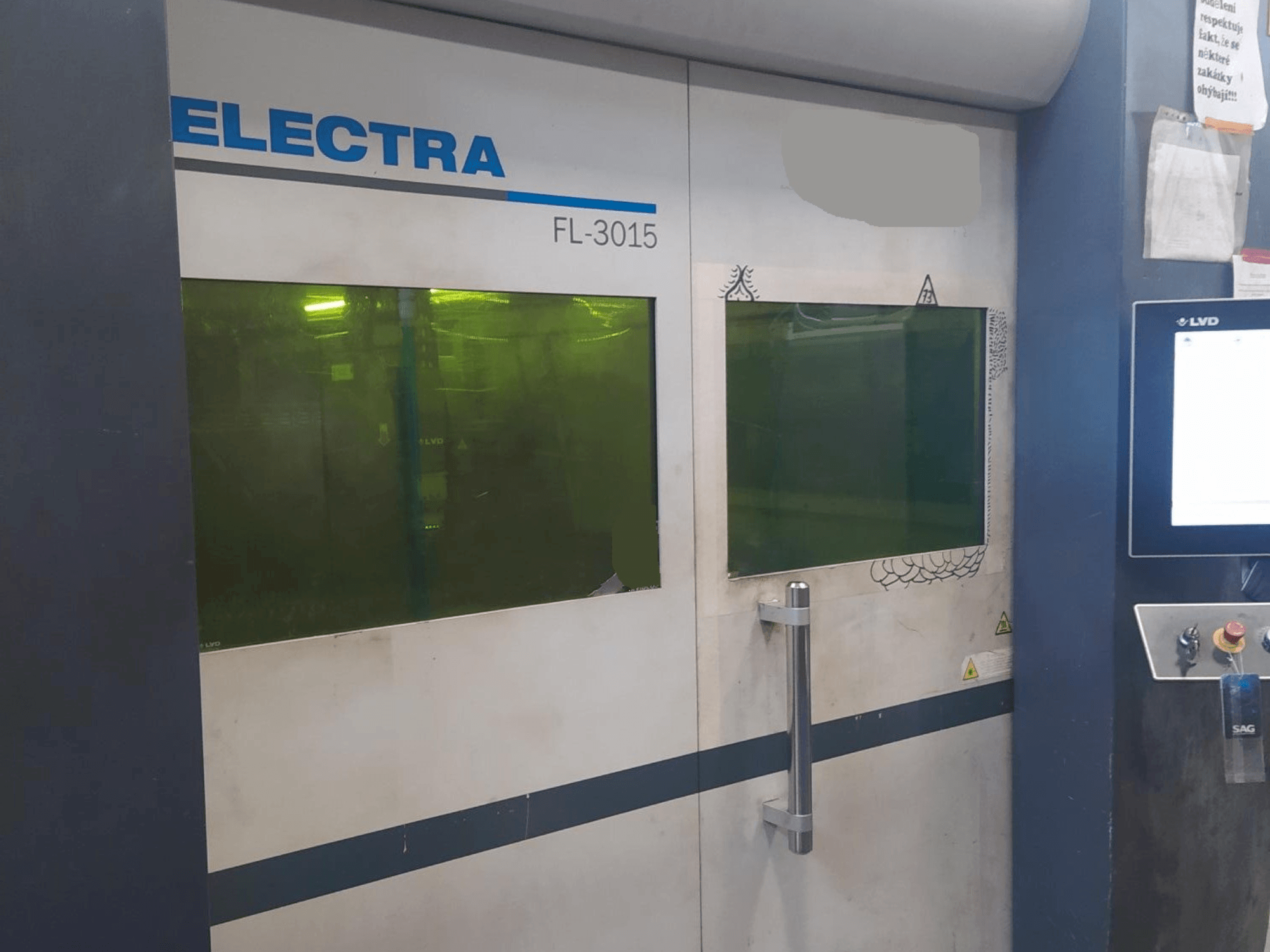 Prikaz  stroja LVD ELECTRA FL-3015  sprijeda
