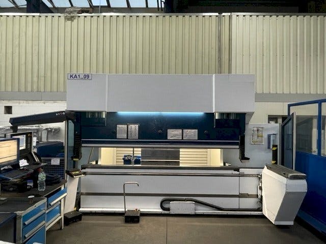 Prikaz  stroja Trumpf TruBend 5130  sprijeda