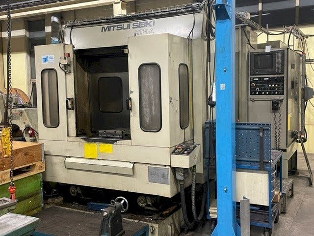 Prikaz  stroja Mitsui Seiki HT4A  sprijeda