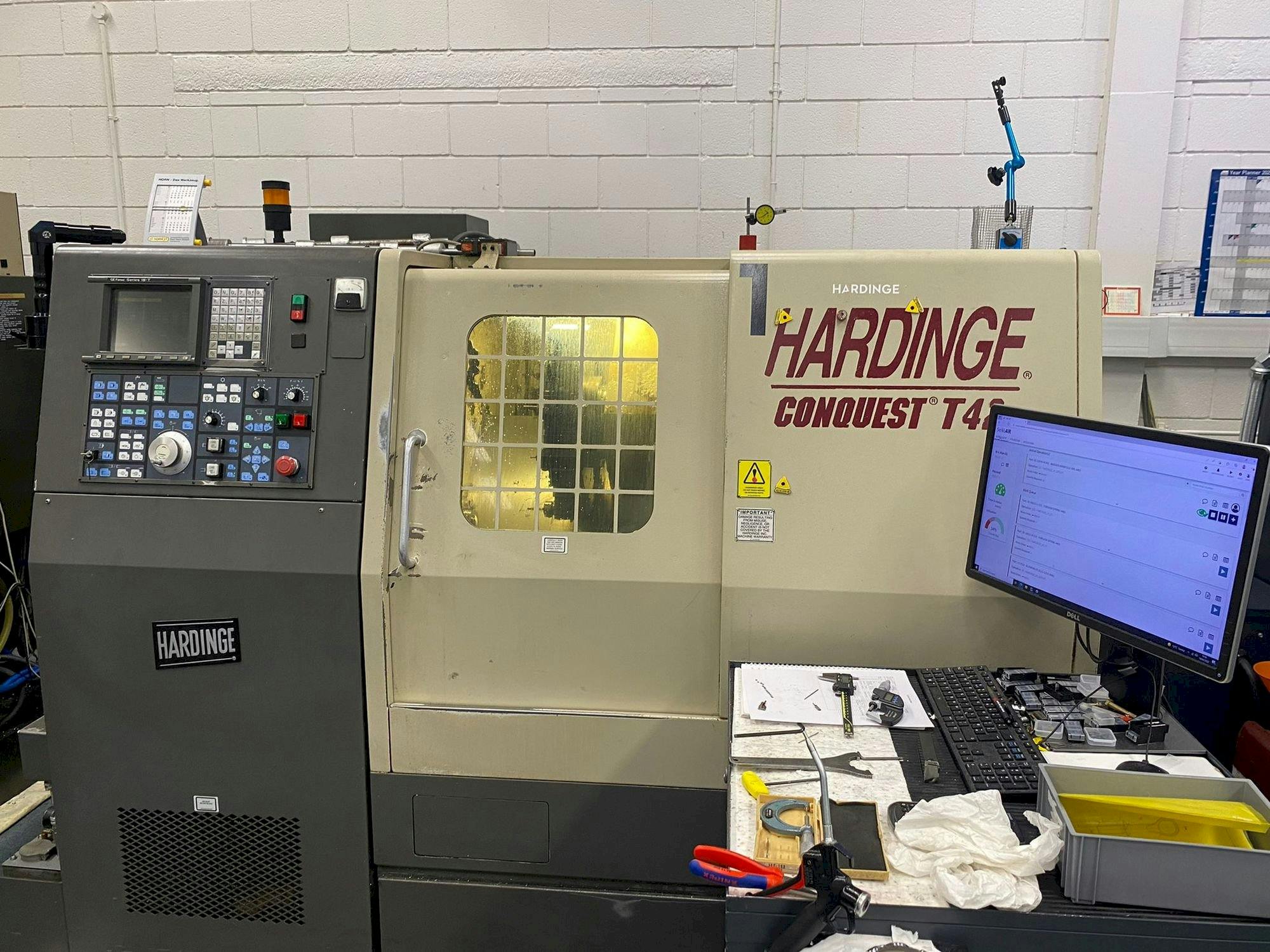 Prikaz  stroja HARDINGE Conquest T42  sprijeda