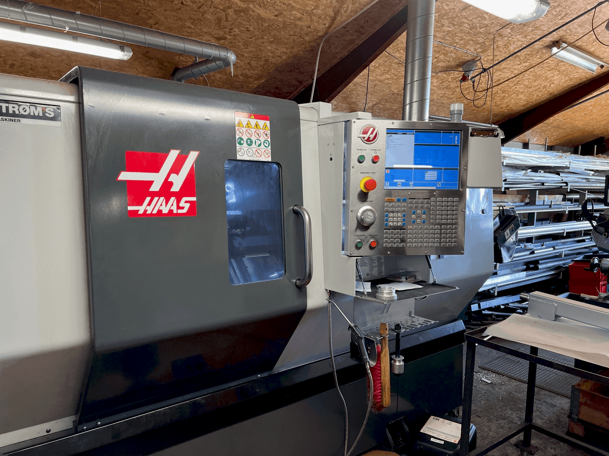 Prikaz  stroja HAAS HAAS ST-30Y  sprijeda