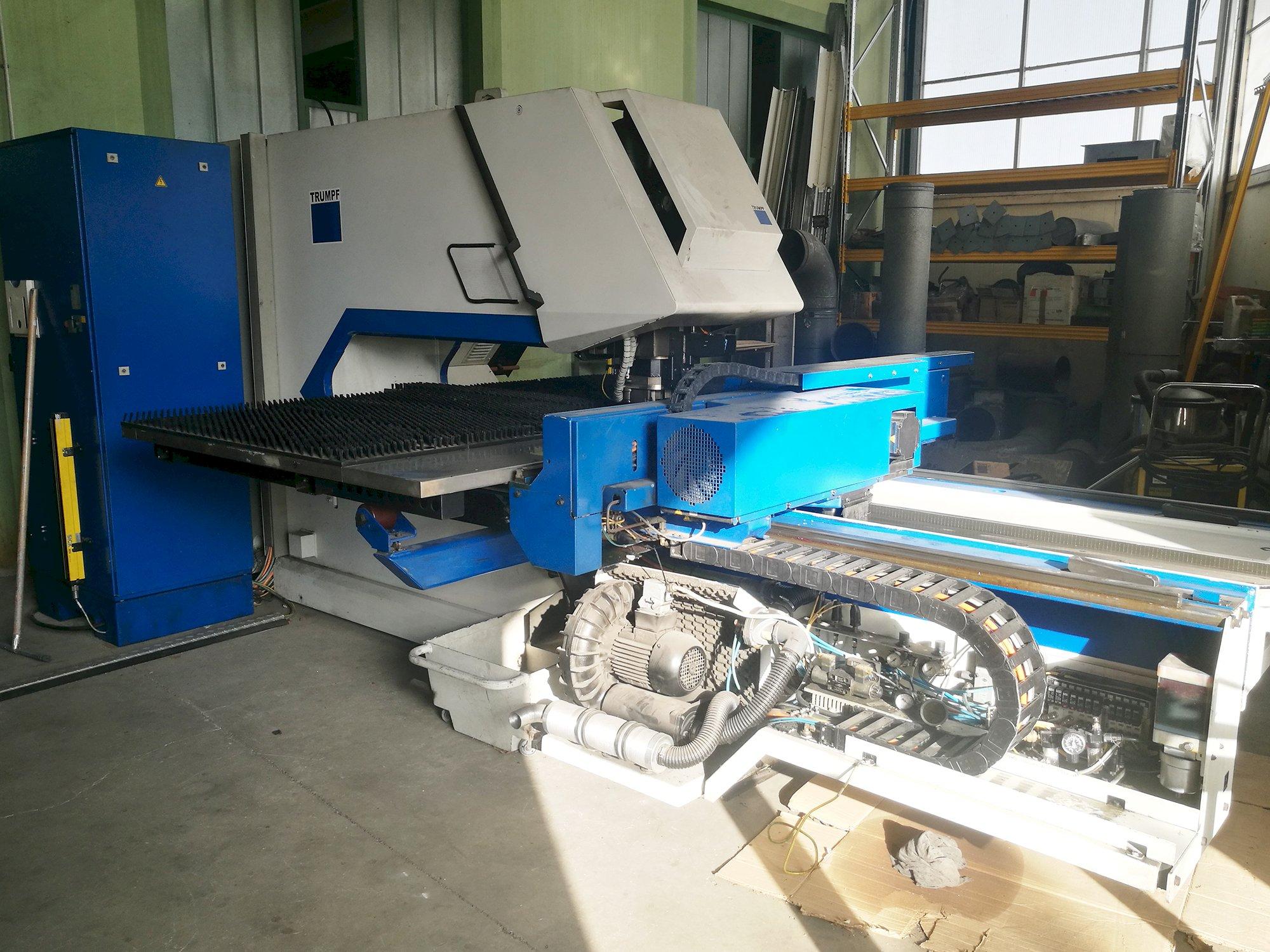 Prikaz stroja Trumpf Trumatic 2000R slijeva