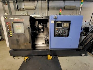 Prikaz  stroja DOOSAN PUMA TT1800SY  sprijeda