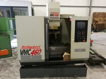 Prikaz  stroja Bridgeport VMC 460 sprijeda