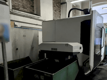 Prikaz  stroja DMG MORI CMX 70U  sprijeda