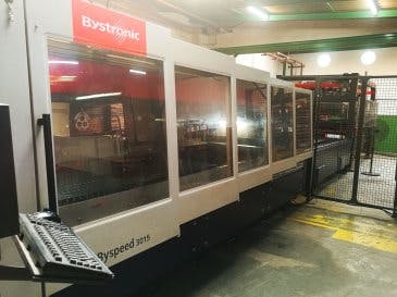 Prikaz bočne strane  stroja Bystronic Byspeed 3015