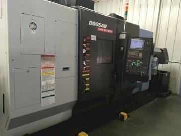 Prikaz  stroja Doosan Puma MX 2100 ST  sprijeda