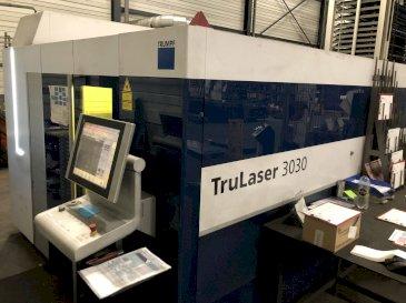 Prikaz  stroja Trumpf TruLaser 3030 fiber  sprijeda