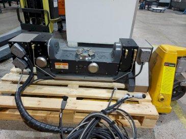 Prikaz  stroja HAAS TR160  sprijeda