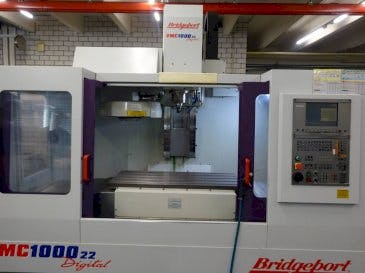 Prikaz  stroja Bridgeport VMC1000-22  sprijeda