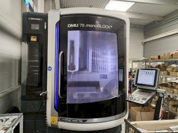 Prikaz  stroja DMG MORI DMU 75 monoBLOCK  sprijeda