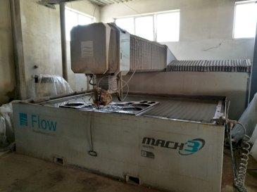 Prikaz  stroja Flow Mach3-3020b  sprijeda