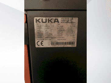 Prikaz  stroja KUKA KR 90 R2700 pro  sprijeda