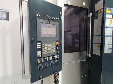 Prikaz  stroja Makino a61nx  sprijeda