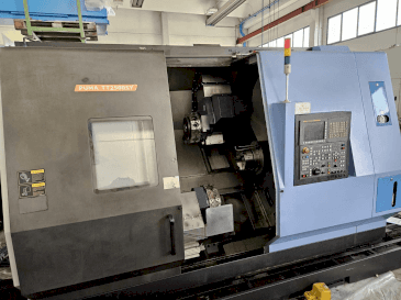 Prikaz  stroja DOOSAN TT2500SY  sprijeda