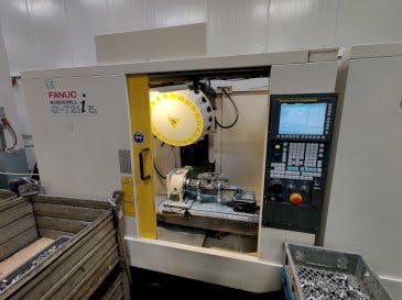 Prikaz  stroja FANUC Robodrill α-T21iEL  sprijeda