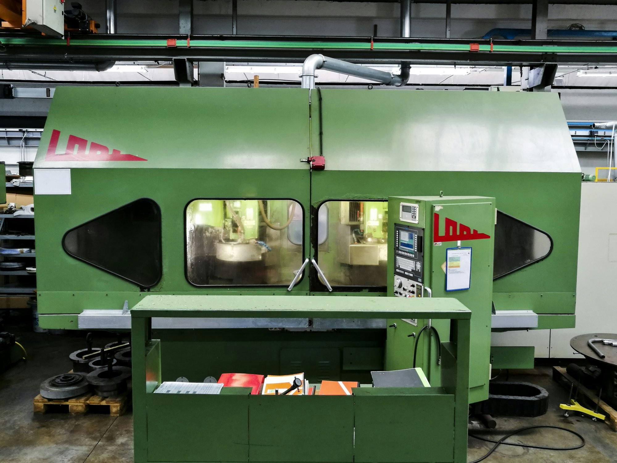 Prikaz  stroja Lodi RTR S800 CNC sprijeda